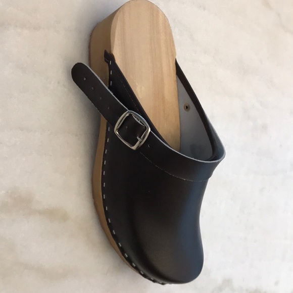 Brown Clogs - Picture 2 of 4